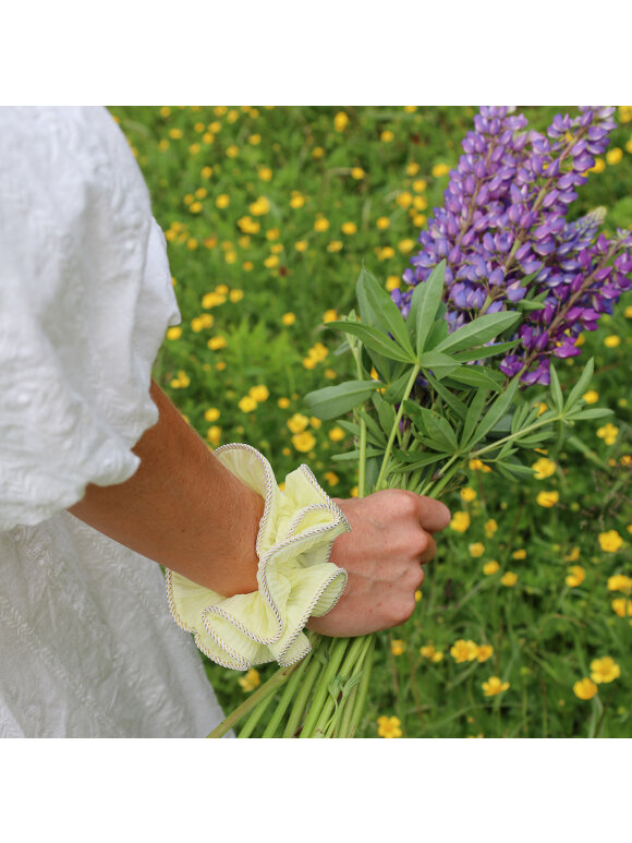 By Stær - By STær LILJE SCRUNCHIE