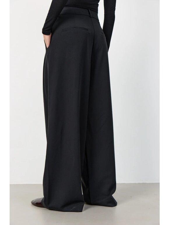 Leveté Room - Leveté Room Peeta 2 Pants