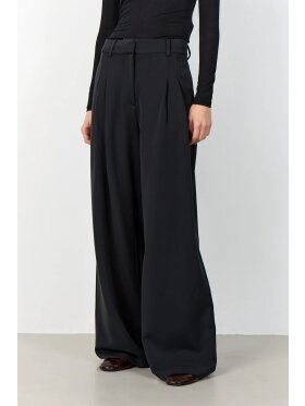 Leveté Room - Leveté Room Peeta 2 Pants